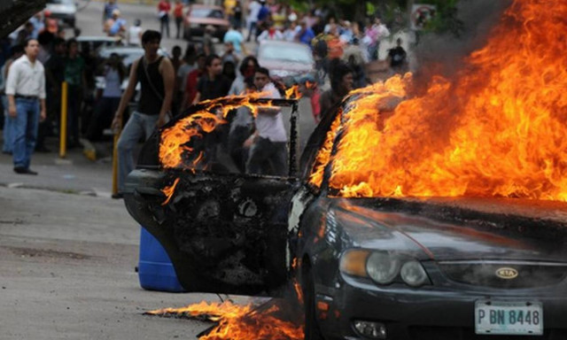 Στο χάος η Ονδούρα: Περισσότερες εξουσίες αναλαμβάνει ο στρατός για τον περιορισμό της αναταραχής