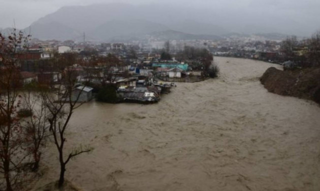 Φονική κακοκαιρία πλήττει την Αλβανία – Τουλάχιστον ένας νεκρός