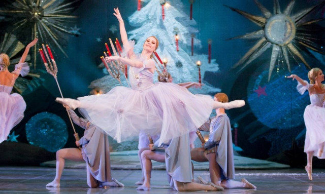 Τα 4 χορευτικά θεάματα στην Χριστουγεννιάτικη Αθήνα