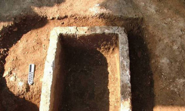 Δεν έχουν το Θεό τους! Ανοίγουν και κλέβουν αντικείμενα από αρχαίους τάφους