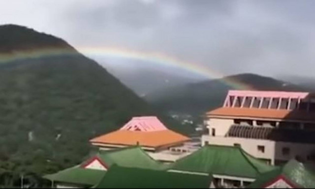 Απίστευτες εικόνες στην Ταϊβάν: Ουράνιο τόξο ήταν ορατό επί... 9 ώρες! (vid)