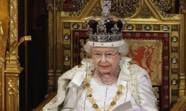 Δείτε ποια Ελληνίδα θα βραβεύσει η Βασίλισσα Ελισάβετ