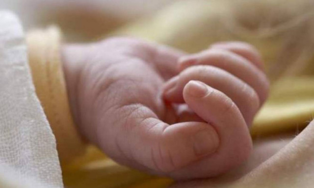 ΑΠΙΣΤΕΥΤΟ: Εγκατέλειψαν νεογέννητο στην πόρτα σχολείου στα Βόρεια Προάστια