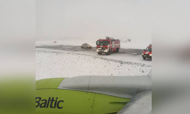 Ρωσία: Λαχτάρα για 52 επιβάτες αεροσκάφους στη Μόσχα