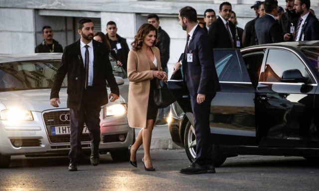 Εμινέ Ερντογάν – Το φιλικό τσάι με την Μπαζιάνα με φόντο την Ακρόπολη