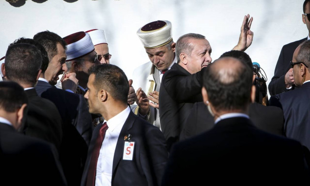 Στη Θράκη ο Ερντογάν: Για «ομοεθνείς» έκανε λόγο στο μειονοτικό σχολείο - «Ηγέτη μας», του φώναζαν