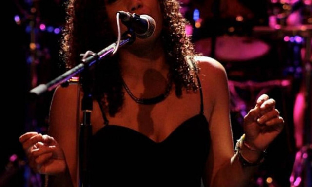 Σοκ: Διάσημη τραγουδίστρια βρέθηκε νεκρή σε ξενοδοχείο του Κατάρ