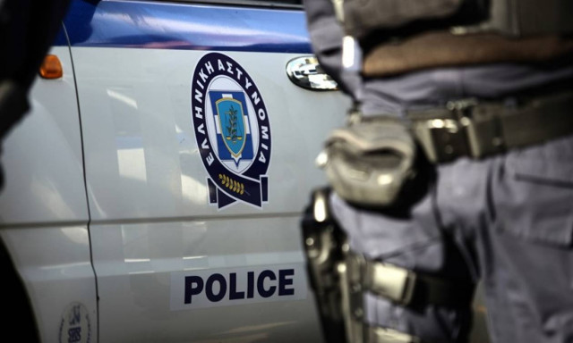 Θεσσαλονίκη: Καταδίωξη και σύλληψη διακινητή - Μετέφερε 15 μετανάστες