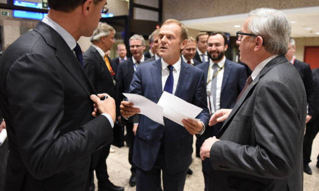 Die Welt: Όλοι εναντίον Τουσκ για το προσφυγικό - Η Ευρώπη δεν μπορεί να υπάρξει χωρίς αλληλεγγύη