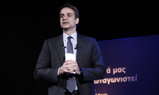 Τετ-α-τετ Μητσοτάκη με τον Επίτροπο Χαν στη Βουλή την Παρασκευή (15/12)