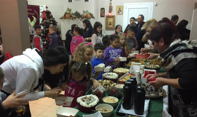 Η Εύξεινος Λέσχη Χαρίεσσας συνεχίζει για 5η εβδομάδα τις Χριστουγεννιάτικες δράσεις (pics)