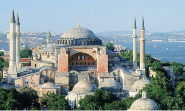 Εξαγριωμένοι οι Έλληνες της Κωνσταντινούπολης με τον Ερντογάν: Κοίτα ποιος μιλάει