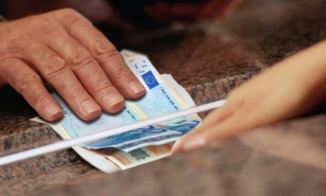 Αυτοί είναι οι φόροι που πρέπει να πληρωθούν μέσα στις γιορτές