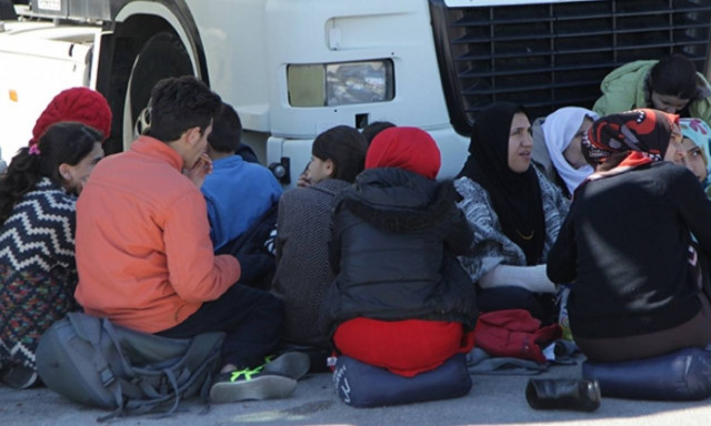 Στο λιμάνι του Πειραιά 183 πρόσφυγες από Χίο και Μυτιλήνη