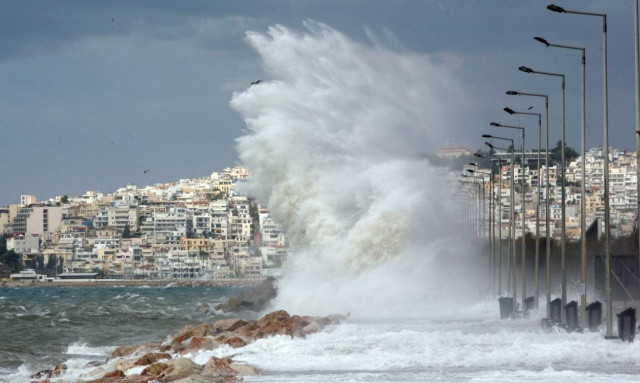 Καιρός ΕΜΥ: Καταιγίδες και θυελλώδεις νοτιάδες το Σαββατοκύριακο - Αναλυτική πρόγνωση