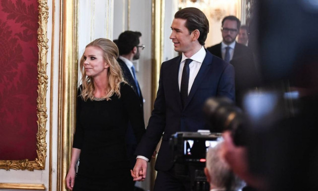 Αυστρία: Ορκίστηκε η νέα κυβέρνηση εν μέσω διαδηλώσεων (pics)