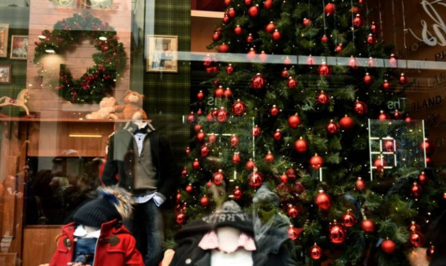 Χριστούγεννα 2017: Ποιες ημέρες των γιορτών θα είναι κλειστά τα καταστήματα