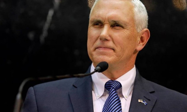 ΗΠΑ: Ο Πενς ανέβαλε το ταξίδι του στη Μέση Ανατολή