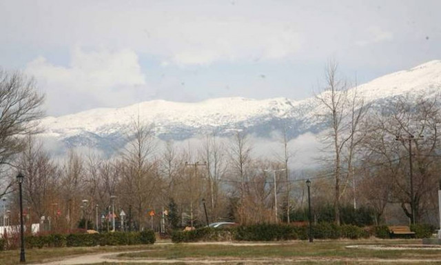 Καιρός τώρα: Με βροχές, χιόνια και τσουχτερό κρύο η Τετάρτη (pics)