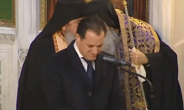 Κηδεία Βασίλη Μπεσκένη: Συγκλόνισε ο Άδωνις - Ξέσπασε σε λυγμούς στον επικήδειο (vid)