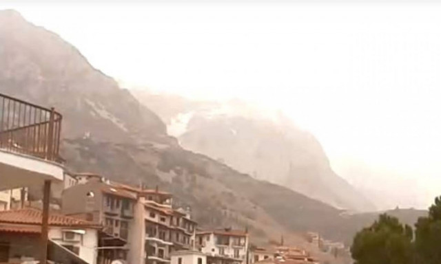 Καιρός τώρα: Χιονίζει στην Αράχωβα – Δείτε LIVE εικόνα