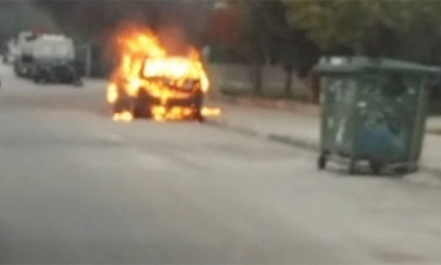 Σοκ στη Γλυφάδα: 80χρονος έμαθε ότι έχει καρκίνο και αυτοπυρπολήθηκε στο όχημά του (vid)