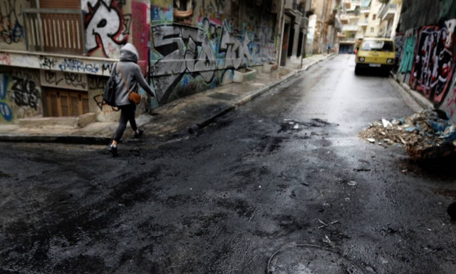 Βόμβα Εφετείο: Βρέθηκε καμένο στα Εξάρχεια το όχημα διαφυγής των δραστών