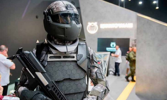 Η «ρωσική αρκούδα» βρυχάται: Ο Πούτιν ετοιμάζει τον στρατό νέας γενιάς (Vid)