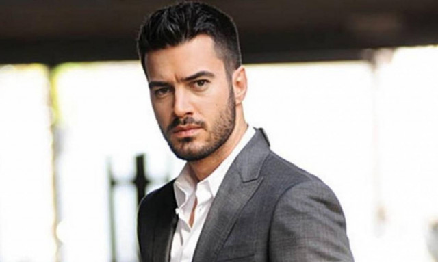 Μόνο εδώ - Αυτή είναι η νέα σύντροφος του Τσιμιτσέλη