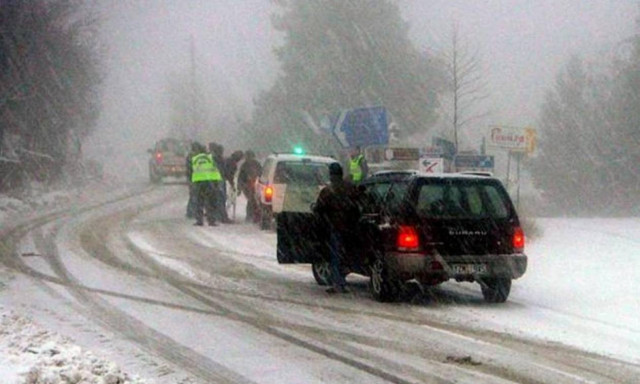 Κακοκαιρία: Ποιοι δρόμοι είναι κλειστοί – Πού χρειάζονται αλυσίδες