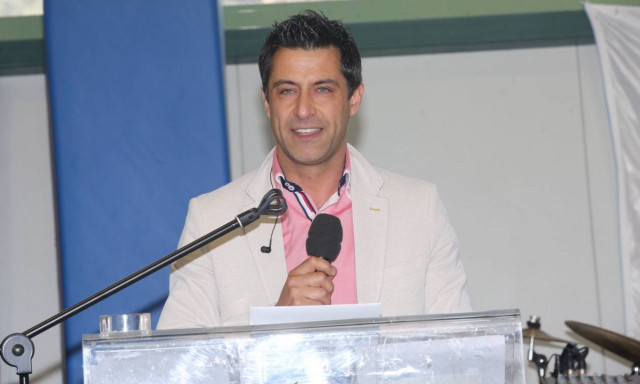 Κωνσταντίνος Αγγελίδης: Κρίσιμες ώρες για τον παρουσιαστή - Έτσι έγινε το φρικτό τροχαίο (vid)