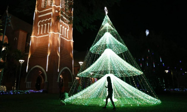 Πώς γιορτάστηκαν τα Χριστούγεννα σε ολόκληρο τον πλανήτη (pics)
