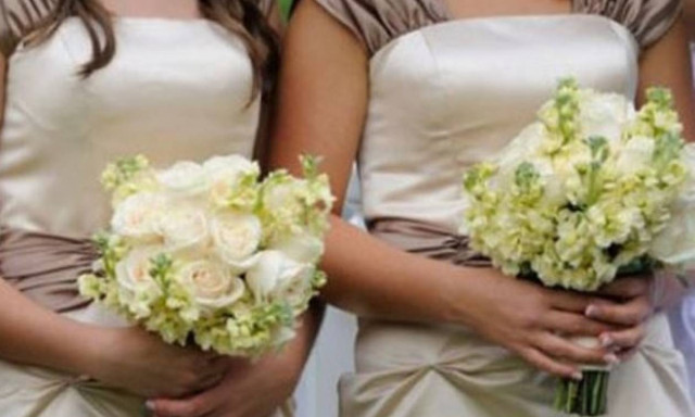 Σκοτώθηκαν σε τροχαίο 11 παράνυφες επιστρέφοντας από γάμο φίλης τους