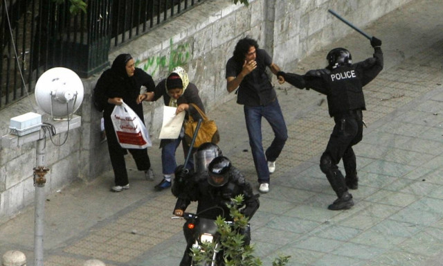 Ιστορικές αλλαγές στο Ιράν: Διαπαιδαγώγηση αντί για τιμωρία σε όσους παραβαίνουν τον ισλαμικό νόμο