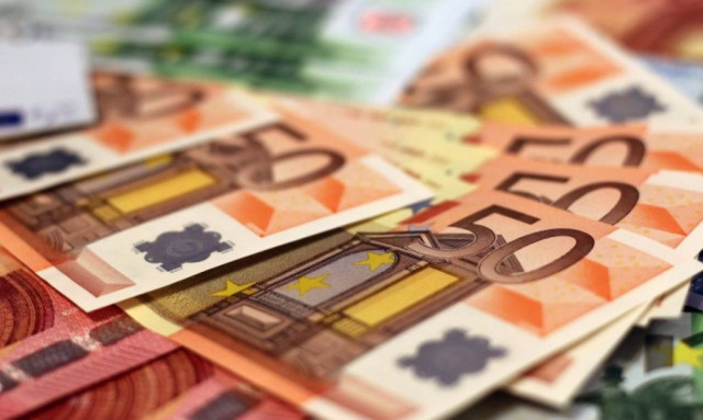 «Βόμβα»: Μειώσεις σε συντάξεις και μισθούς από το 2018 - Αυτά είναι τα νέα ποσά (Αναλυτικός πίνακας)