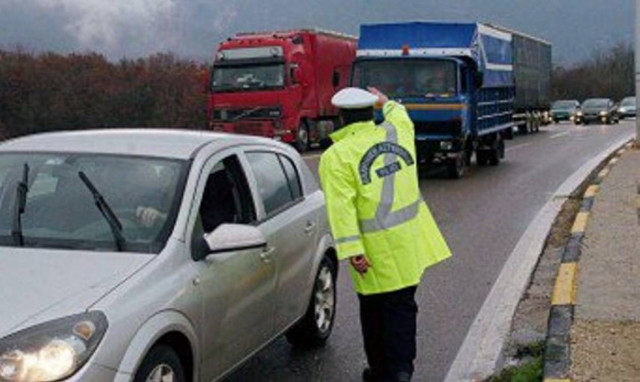Έκτακτα μέτρα της Τροχαίας για την Πρωτοχρονιά – Πού θα ισχύσουν απαγορεύσεις κυκλοφορίας