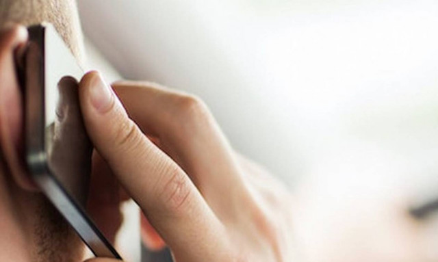 Αυτό είναι το μικρότερο κινητό στον κόσμο με μέγεθος αντίχειρα (pic)