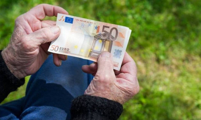 Συντάξεις χηρείας: Αναδρομική χορήγηση για σύζυγο, τέκνα - Δείτε τι αλλάζει