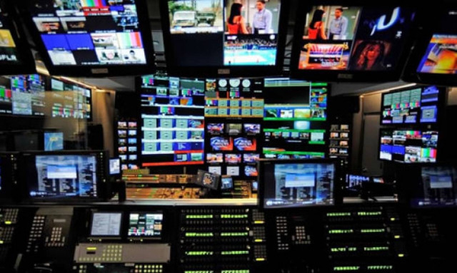 Σοκ: Γνωστή παρουσιάστρια δολοφονήθηκε μπροστά στο παιδί της