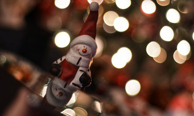 Εορταστικό ωράριο καταστημάτων: Τι ώρα κλείνουν σήμερα - Πώς θα λειτουργήσουν αύριο (31/12)