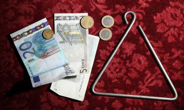 Πάτρα: Τους έκλεψαν τα λεφτά από τα κάλαντα