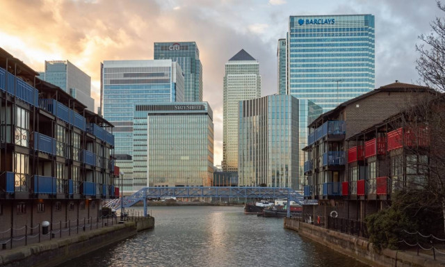 Μυστήριο με άνδρα που βρέθηκε νεκρός στην επιχειρηματική περιοχή Κανάρι Γουάρφ του Λονδίνου