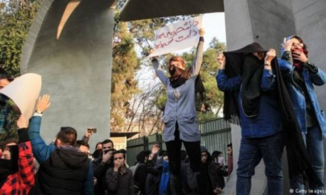 Αιματηρή νύχτα στο Ιράν: Ακόμα εννέα νεκροί σε ταραχές