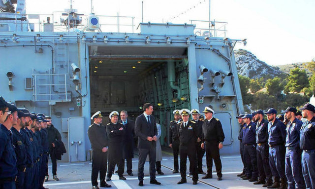 Στο Αρχηγείο Στόλου και το Ναύσταθμο Σαλαμίνας ο Βασίλης Κικίλιας