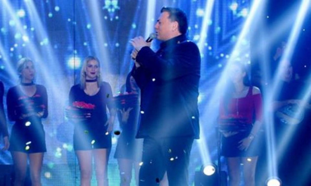 Το λαμπερό βράδυ πρωτοχρονιάς του Νίκου Μακρόπουλου