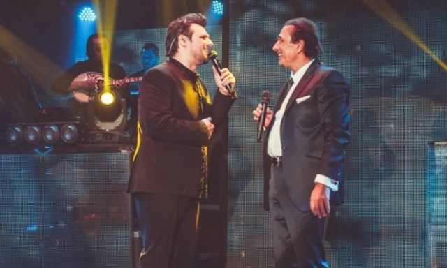 Ηλίας Βρεττός και Κώστας Μαρτάκης διασκέδασαν στο Club 22!