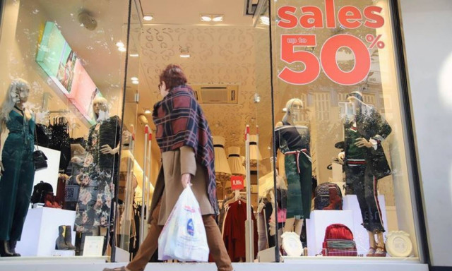 Χειμερινές εκπτώσεις 2018: Πότε ξεκινούν - Ποια Κυριακή θ' ανοίξουν τα καταστήματα