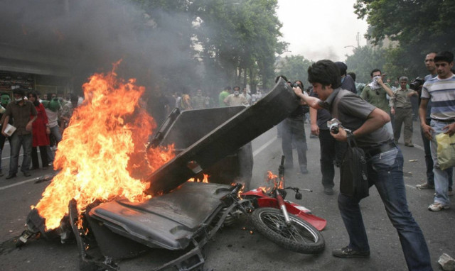 «Φρουροί της Επανάστασης»: Χιλιάδες Ιρανοί εκπαιδεύτηκαν από τις ΗΠΑ για να προκαλέσουν ταραχές
