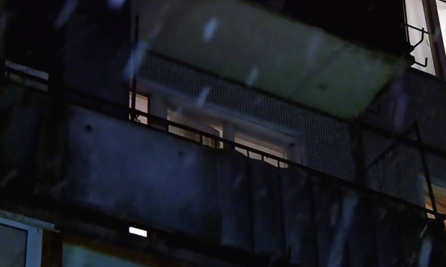 Φρικτό έγκλημα: Έκοψε το κεφάλι του φίλου του και το πέταξε από το παράθυρο (Pics)