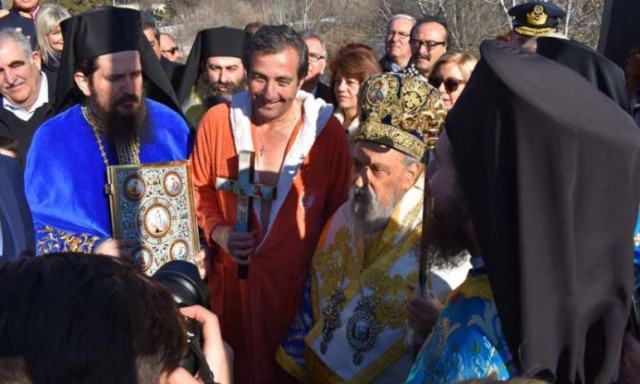 Με λαμπρότητα γιορτάστηκαν τα Θεοφάνεια στην πόλη της Λάρισας (pics&vid)